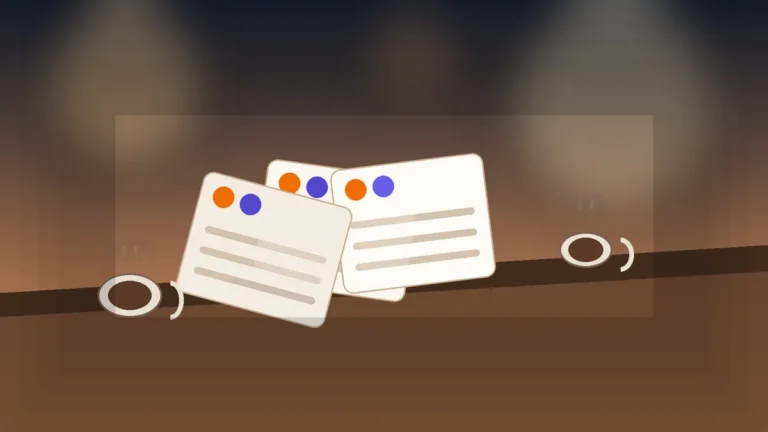 Deep Talk Fragen: zwei Kaffeetassen und Gespr?chskarten auf einem Tisch in warmer Abendstimmung